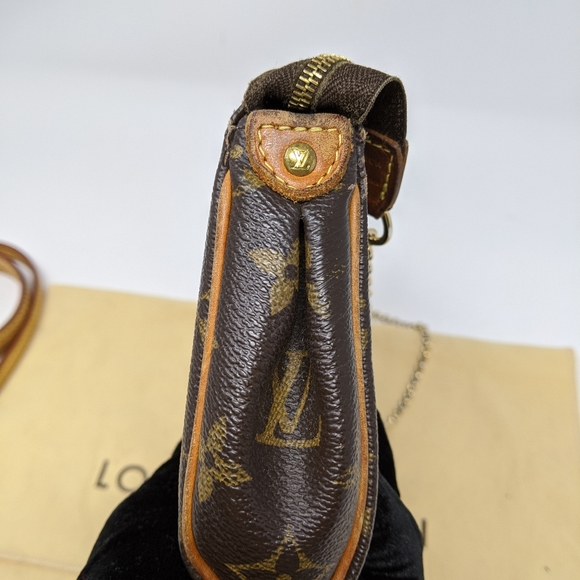 Louis Vuitton Monogram Eva Crossbody  CLUTCH - Picture 3 of 12